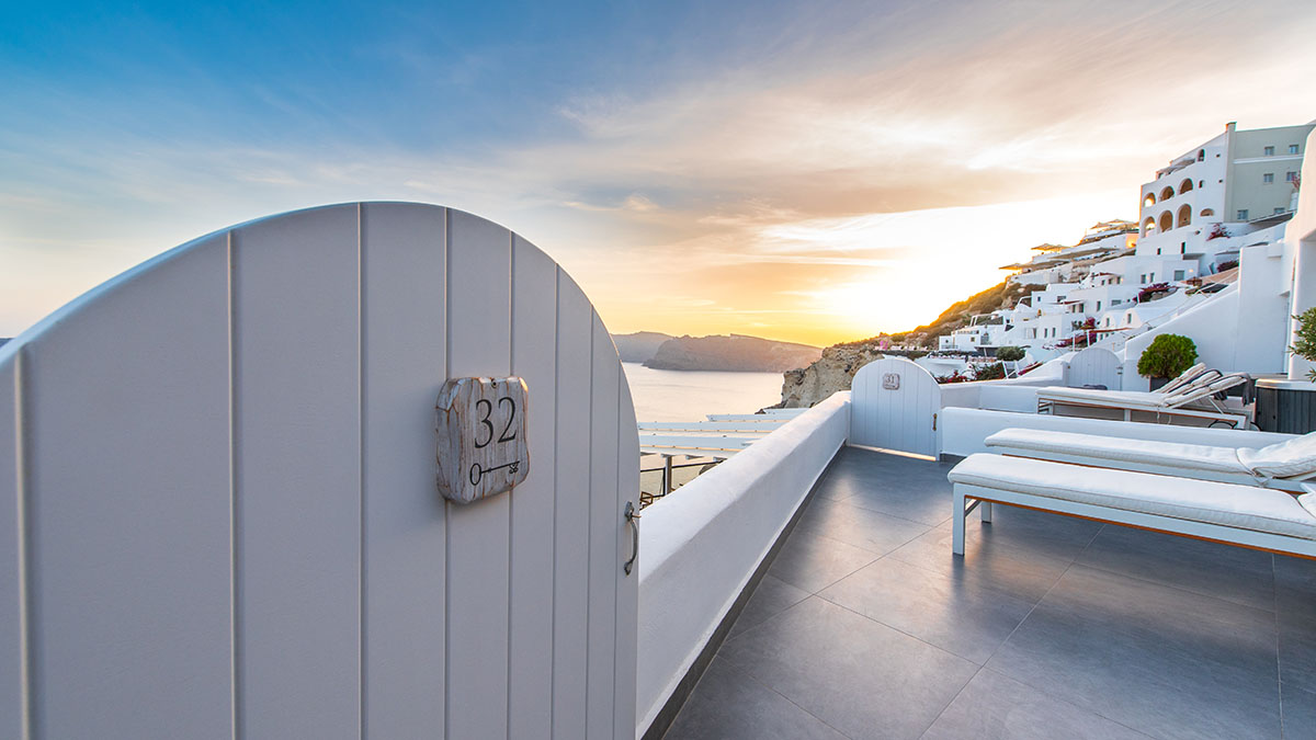 Premium Suite with Private Hot Tub & Caldera View